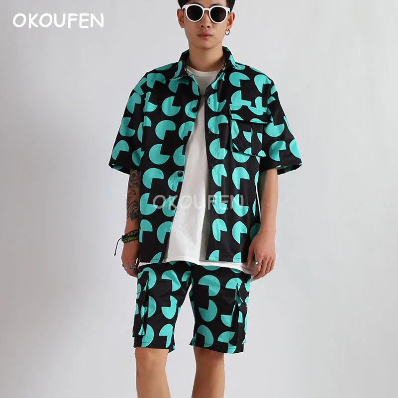 

Man Cool Geometric short sleeve suit modern loose shirt port style hip hop temperament short sleeve tide short sleeve
