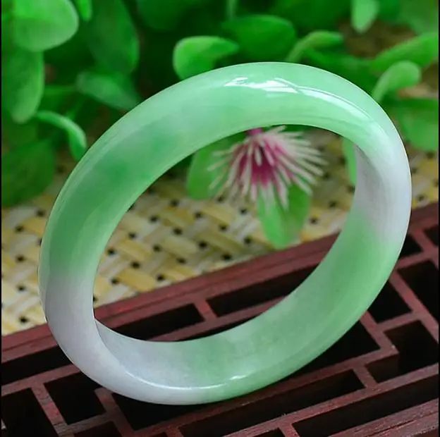 Браслет ледяной глютиновый бирманский нефритовый браслет плавающий зеленый