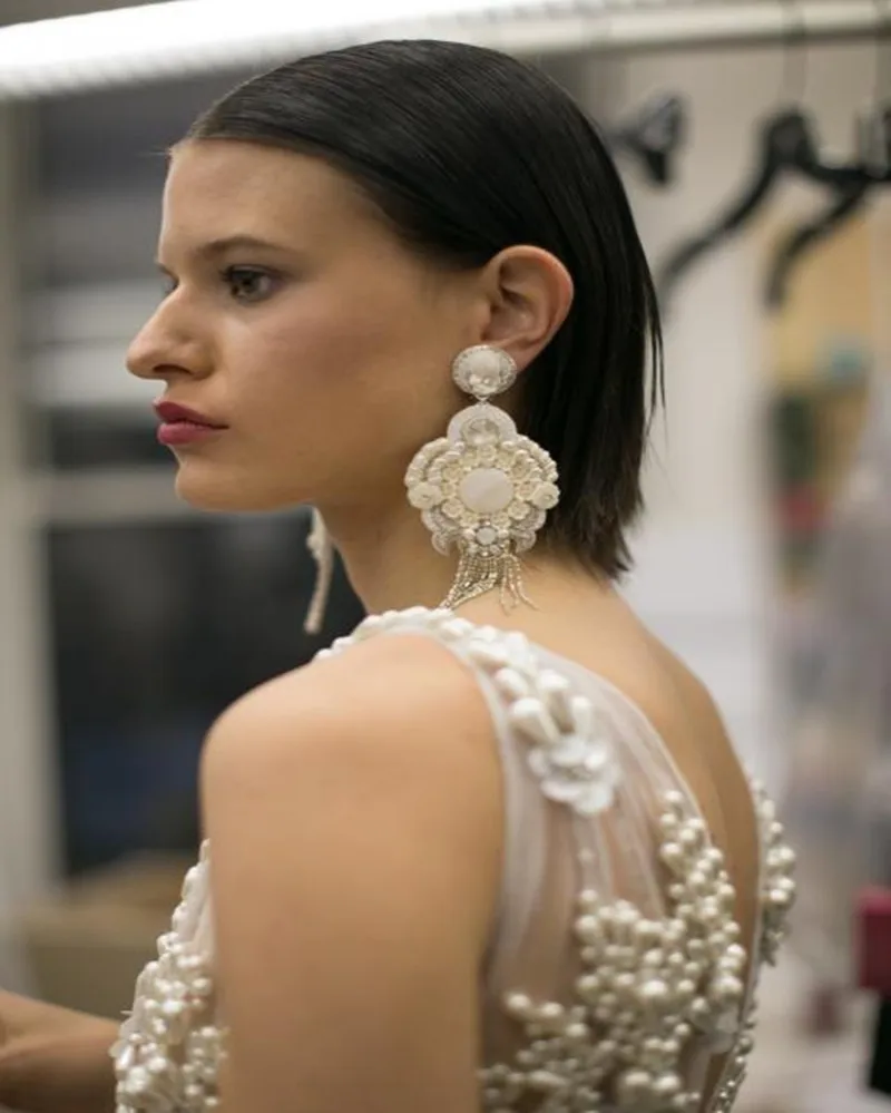 Роскошный Жемчуг Пляж Свадебное Платье 2016 Сексуальная See Through Vestido De Noiva V образным