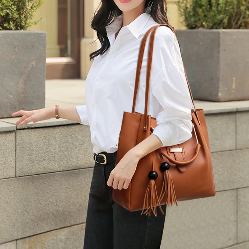 Вместительная простая сумка мессенджер и модная на одно плечо комплект из трех