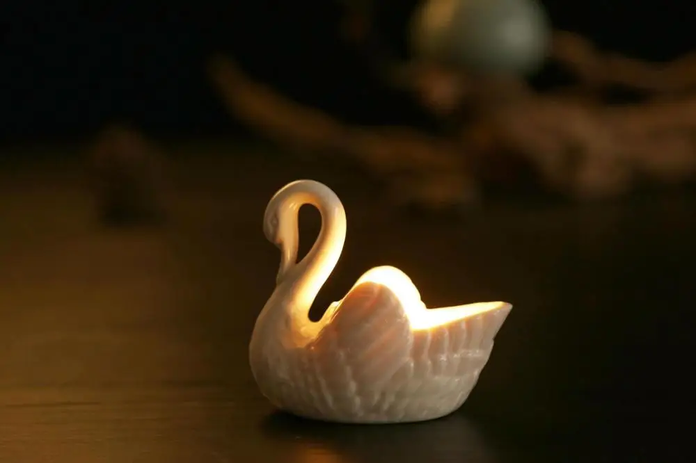 

free shipping 5pcs return gift for wedding favor bridesmaid present pink Ceramic candy box candy holder swan Jewelry storage