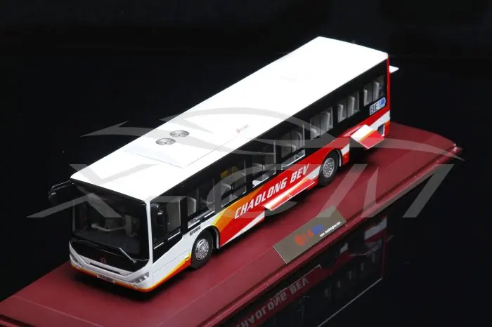 Литая модель автобуса Dongfeng Chaolong BEV 1:40(белый/красный)+ маленький подарок