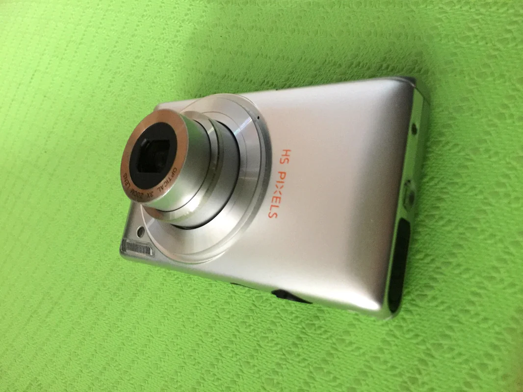 

Freeshipping 16 MP Digital Camera with 2.7''TFT display And 8x Digital Zoom Mini Camera Telescopic Disposable Camera DC-560