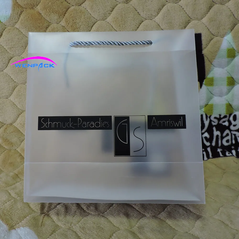 custom printed shopping frosted pp gift bag/plastic packaging pvc bag for garment/printed LOGO promotion bag/23x23x10cm | Дом и сад