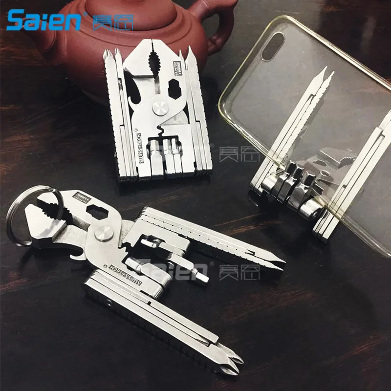 Швейцарский инструмент Swiss+Tech Micro-Max 22-in-1 Multi-Function Tool Set: 2 ключа-шестигранника, отвертки, плоскогубцы, открывалка для бутылок, проволочный резак, строгатель.