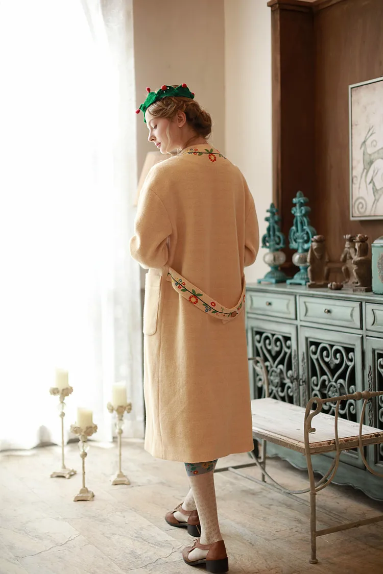 LYNETTE'S CHINOISERIE Spring Autumn Women Camel Flower Embroidery All-match Loose Casual Oversize Sweater Overcoat Outerwear |