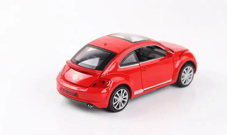 1:32 Масштаб Volkswagen Beetle модель автомобиля литой металлический игрушечный автомобиль звук и светильник 4 открытые двери