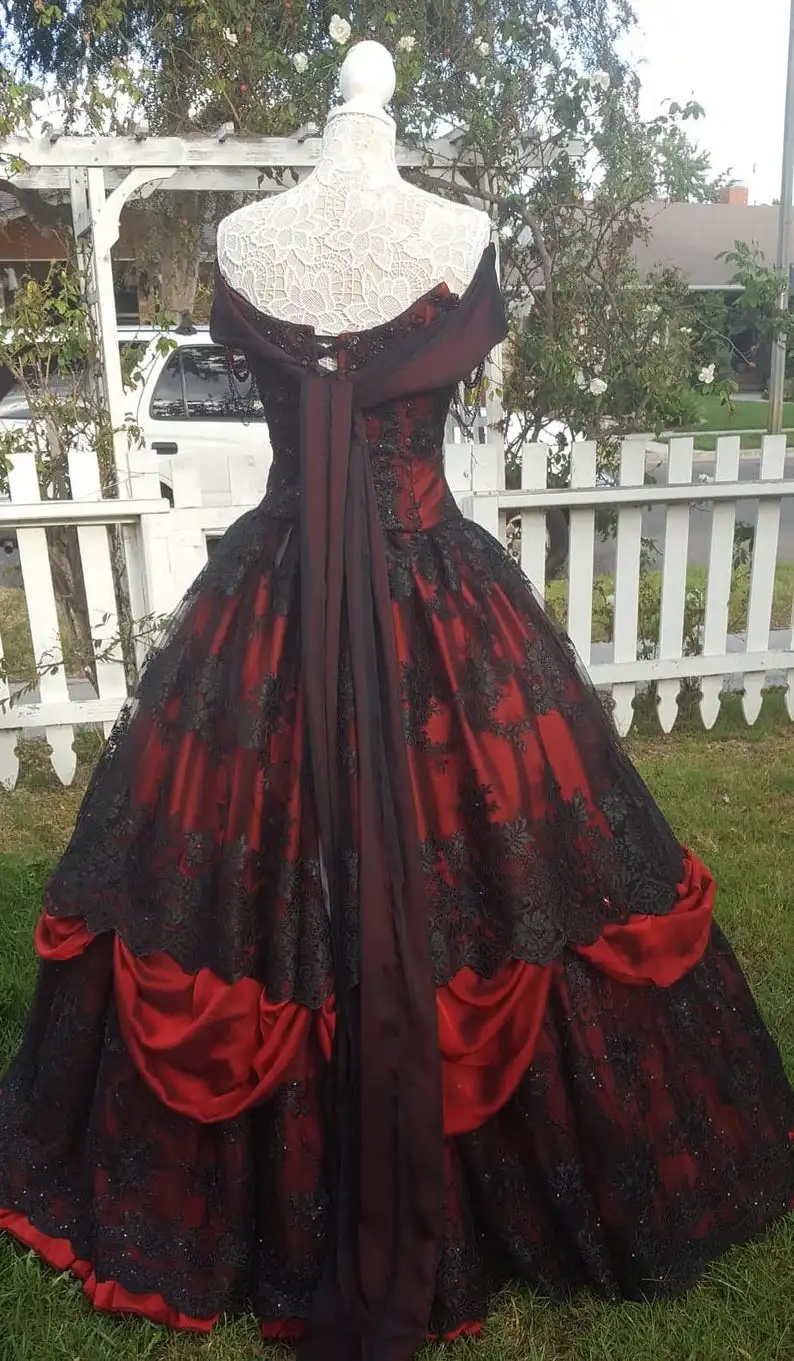 Gothic Belle Red Black Lace Wedding Gown Vintage Lace-up Corset Steampunk Sleeping Beauty Off Shoulder Plus Size Bridal Gown