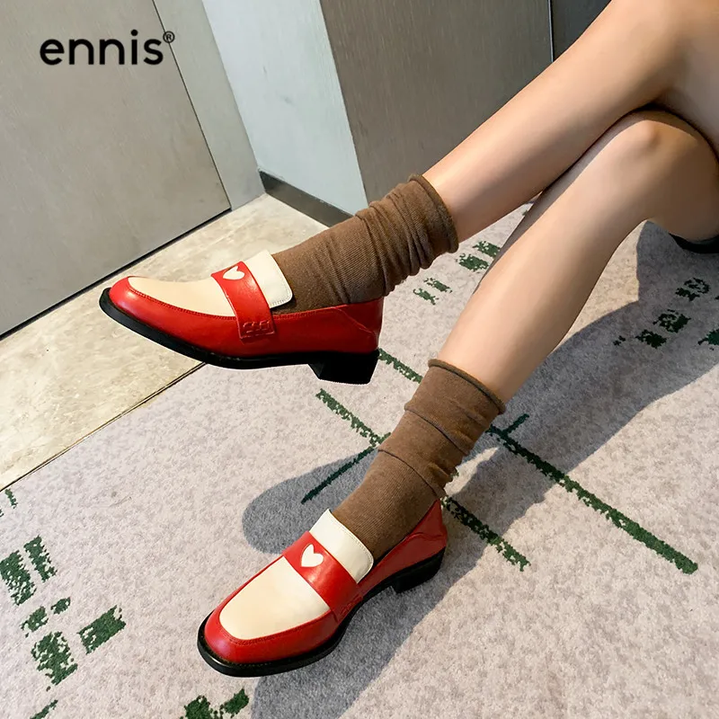ENNIS/ г. разноцветная обувь с сердечками женские туфли-лодочки из натуральной кожи красные Лоферы повседневная обувь демисезонные кофейные туфли на плоской подошве, C9111