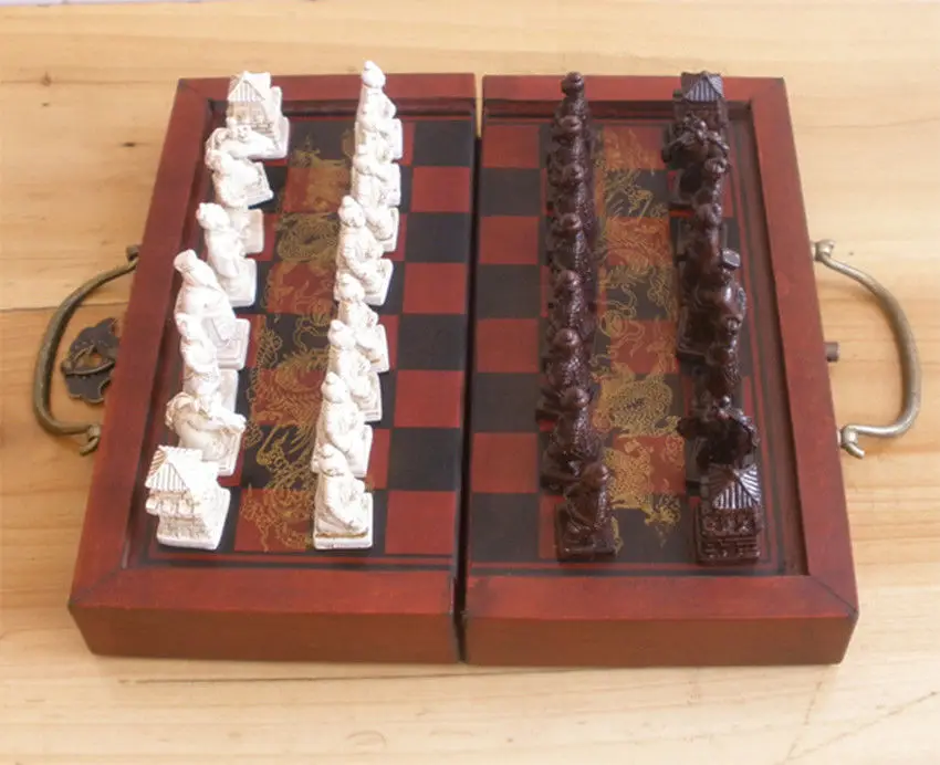 Шахматный набор из 32 предметов в китайском армейском стиле кожаная деревянный