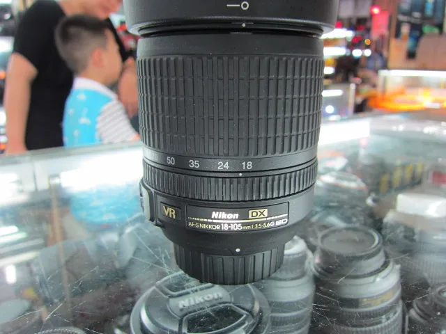 Зум-объектив Nikon AF-S DX NIKKOR 18-105 мм f/3 5-5 6G ED с функцией подавления вибрации и