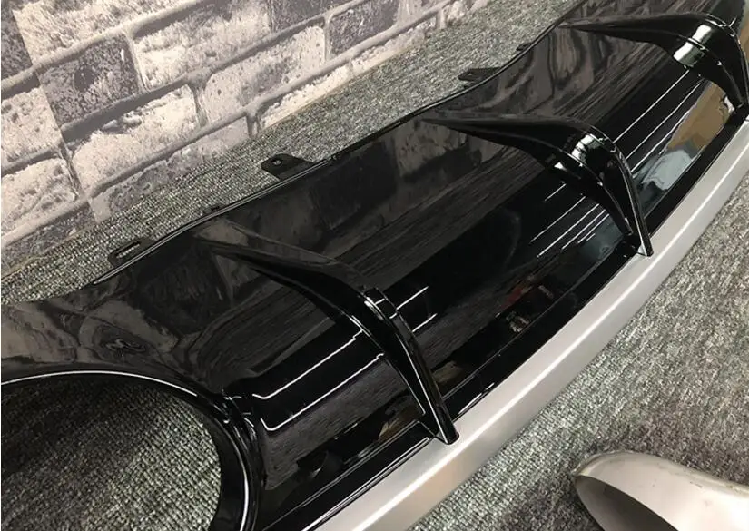 Губа заднего бампера автомобиля ABS Автомобильный задний диффузор наконечники