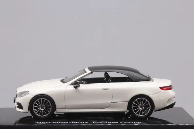 Я весы 1:43 MB E-CLASS A238 купе сплав модель машинки, Diecast металлические игрушки подарок на день рождения для детей, носки для мальчиков и другие