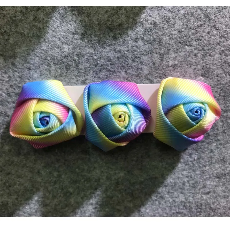 

DIY 100pcs DIA 3.5CM Light Colorful Grosgrain Ribbon Rose Artificial Ribbon Flower For Make Bridal Bridesmaid Wedding Decoration