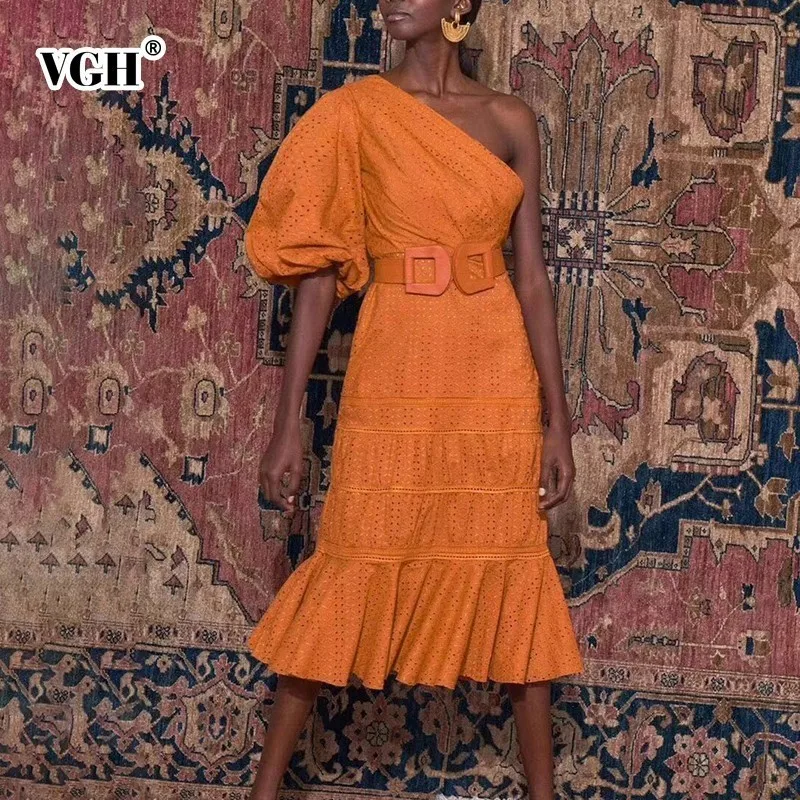 Женское асимметричное платье VGH однотонное трапециевидной формы с открытыми