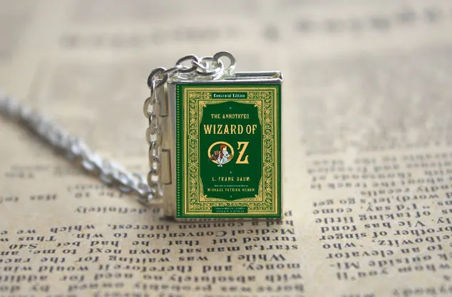 Волшебник Оз Обложка книжка медальон ожерелье Брелок Серебряный и бронзовый тон