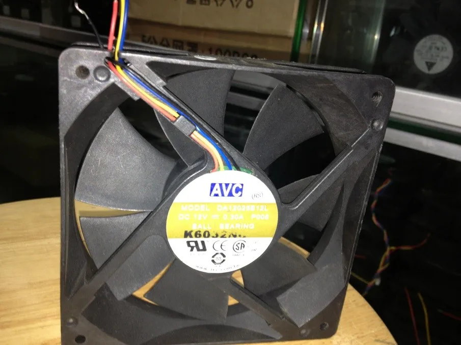 

Cooling ventilation fan 12025 12v 0.30a . double bearing da12025b12l
