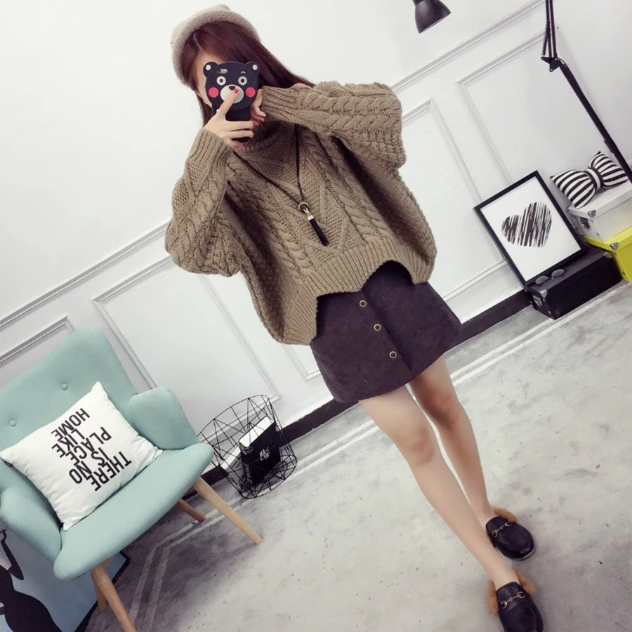 Женский свитер горчичного/жёлтого цвета вязаный с высоким воротом для