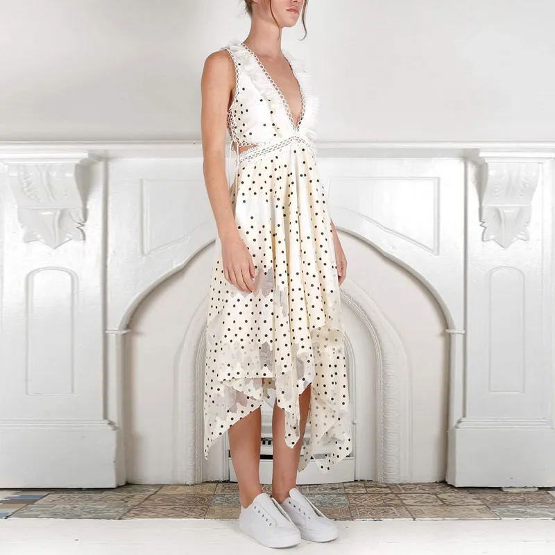 Подиумное белое летнее платье 2019 сексуальное в горошек с глубоким v-образным
