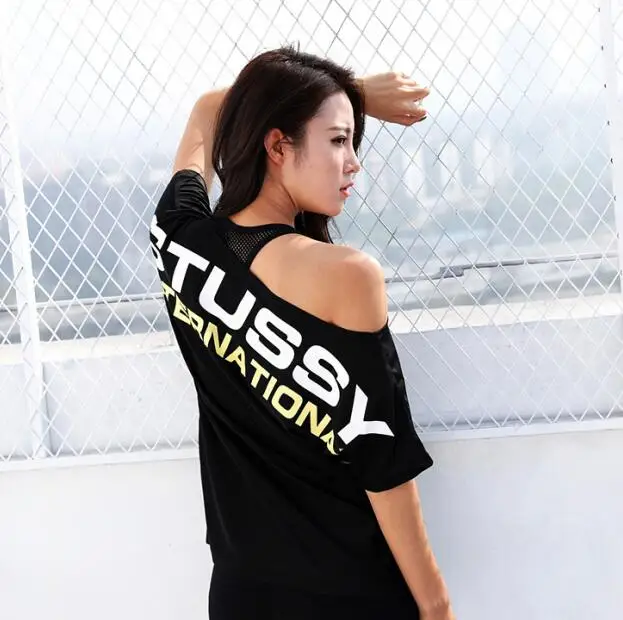 Женская футболка с короткими рукавами летняя свободная надписью и открытыми