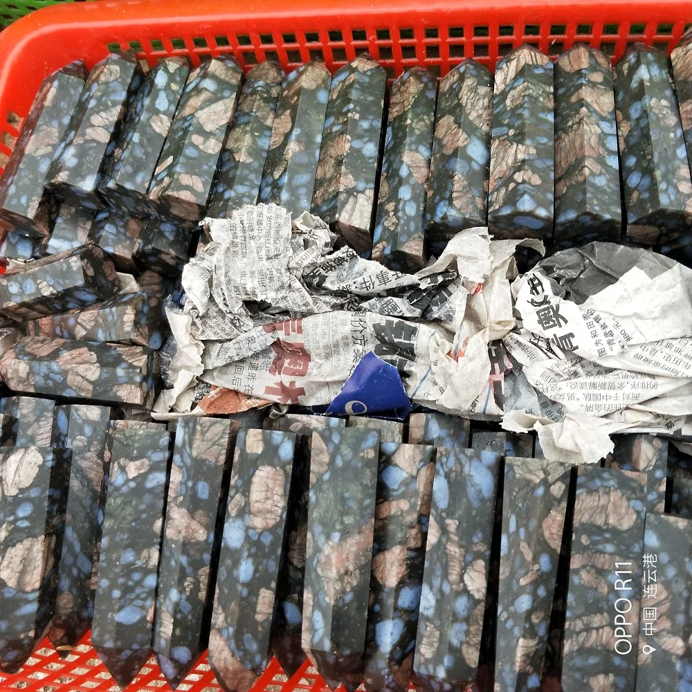 Натуральный Кристальный камень в синюю точку кристальная палочка ручная работа