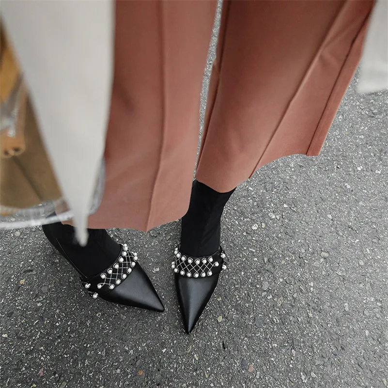 Женские ботинки FEDONAS черные теплые из натуральной кожи на высоком каблуке с