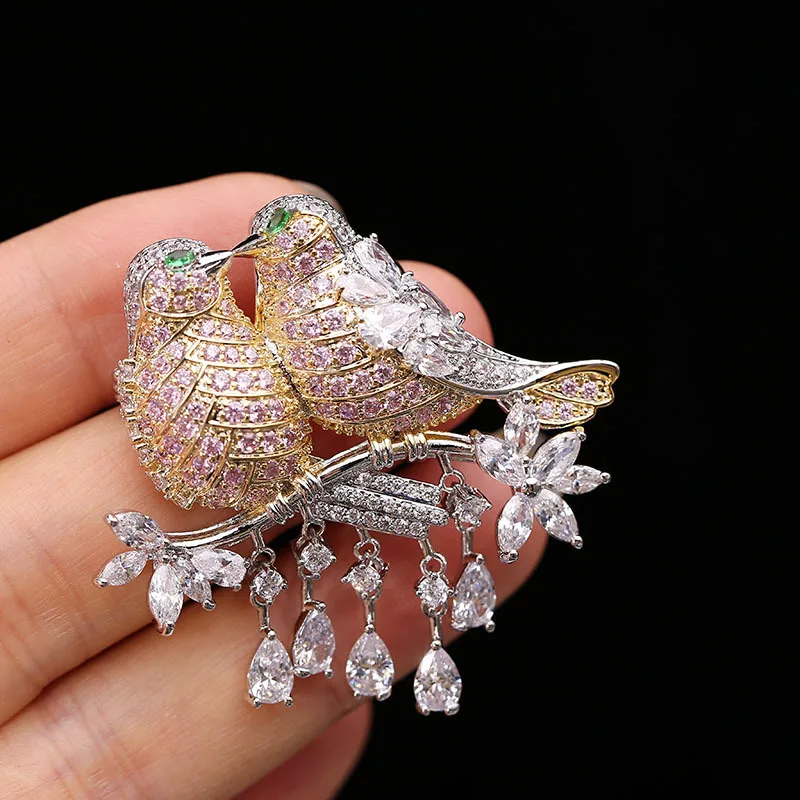 LuxJuly Hot Sale Classic Fashion Brooch For Women Girls Best Wedding Banquet Party Brooch Gift