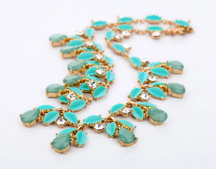 Женское акриловое ожерелье с кулоном зеленое и розовое недорогая бижутерия 2016 -