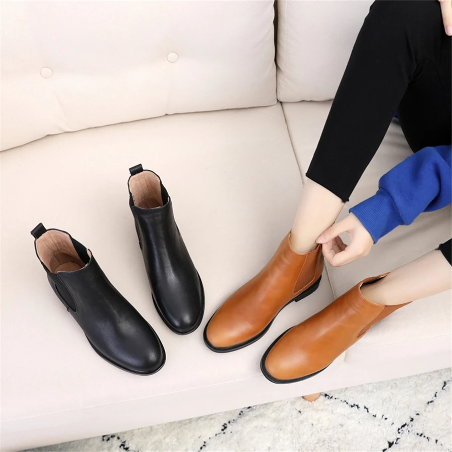 

Genuine cow Leather women chelsea Ankle winter flats Boots Comfortable quality soft Shoes Brand Designer Handmade with fur 2020