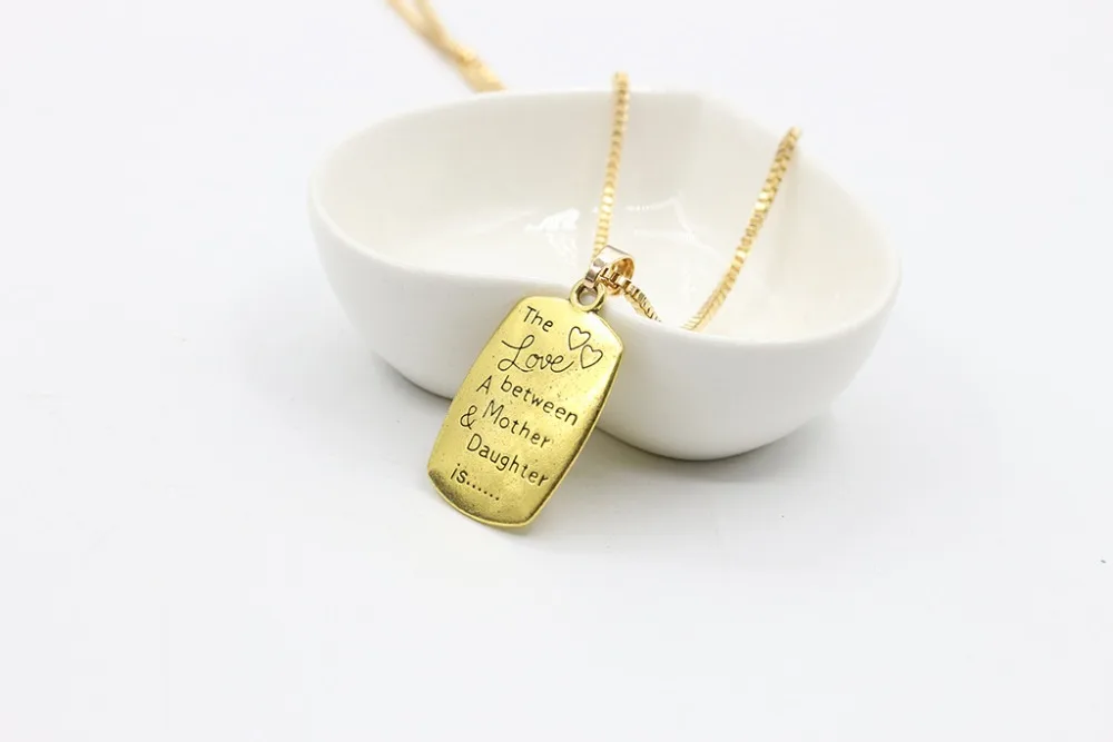 Металлическое прямоугольное ожерелье с медалью любовь между мамой и дочерью