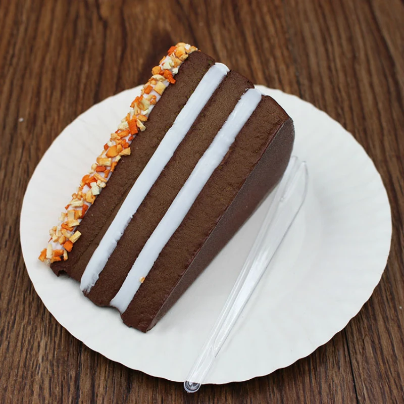 Новые стили замедлить рост мягкими торт нарезанный с арахисовое масло