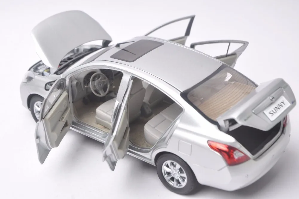 1:18 литая под давлением модель для Nissan Sunny Almera 2012 серебряный сплав игрушечный автомобиль миниатюрная Коллекция подарков Versa
