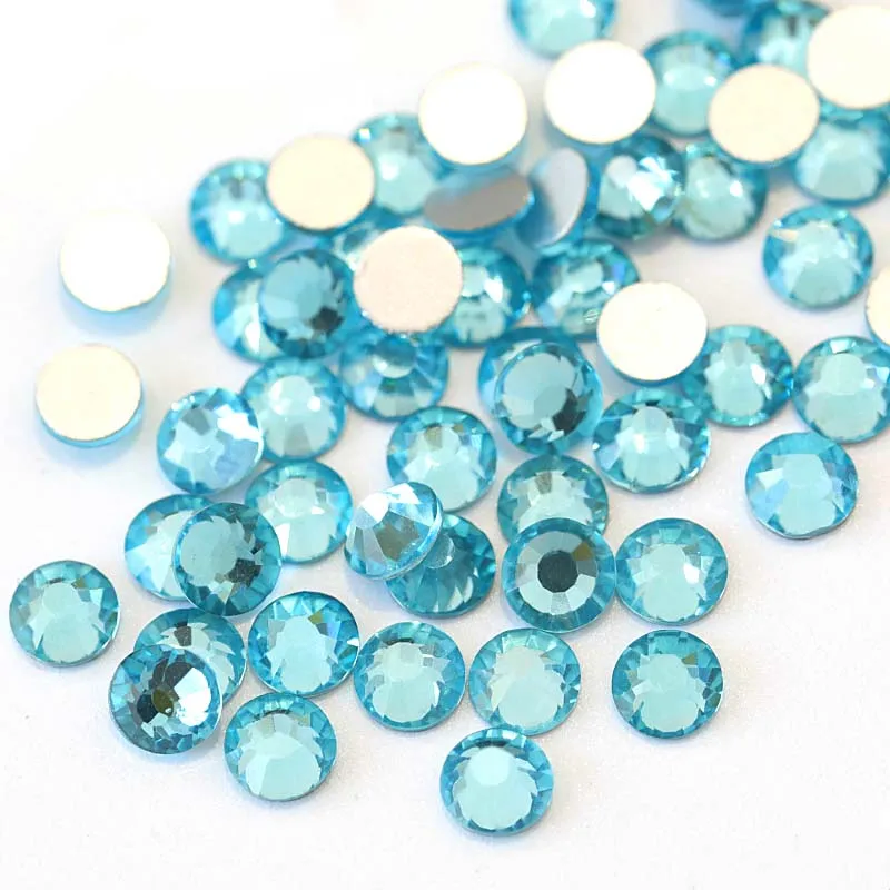 Стразы с плоской задней поверхностью Aquamarine не требующие горячей фиксации для