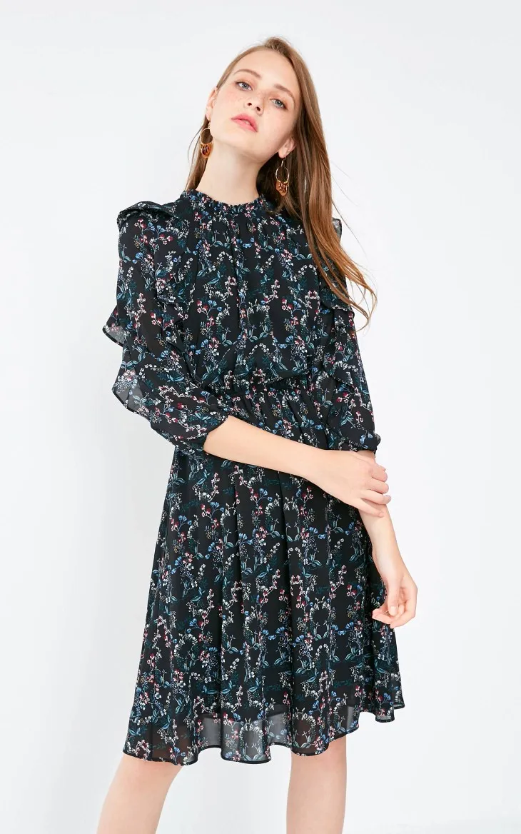 Vero Moda шифоновое платье с оборками и цветочным принтом с рукавами 3/4 | 31837C502