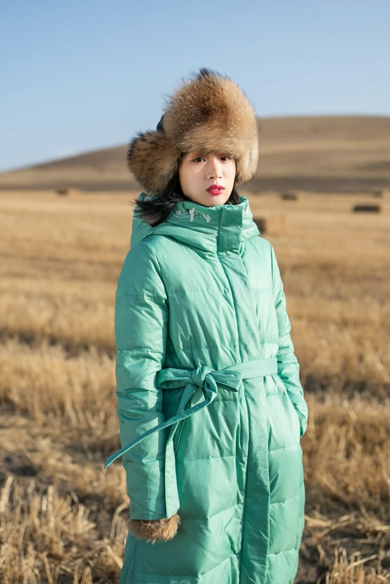 Женский длинный однобортный пуховик на белом утином пуху 2018 пух Aporia.king 90% |