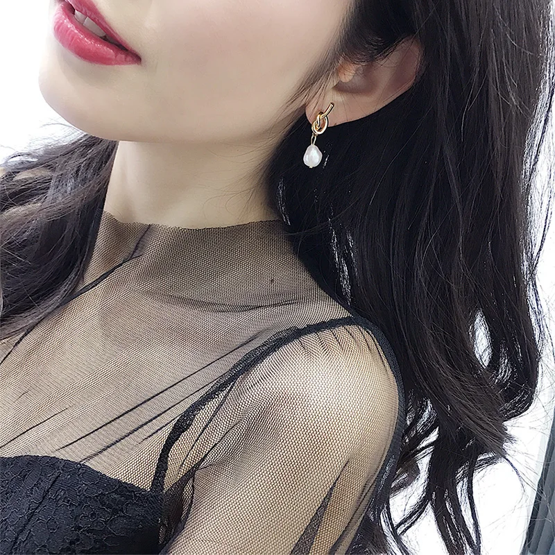 Серьги с узлом ассиметричные женские серьги жемчугом простой темперамент Корея