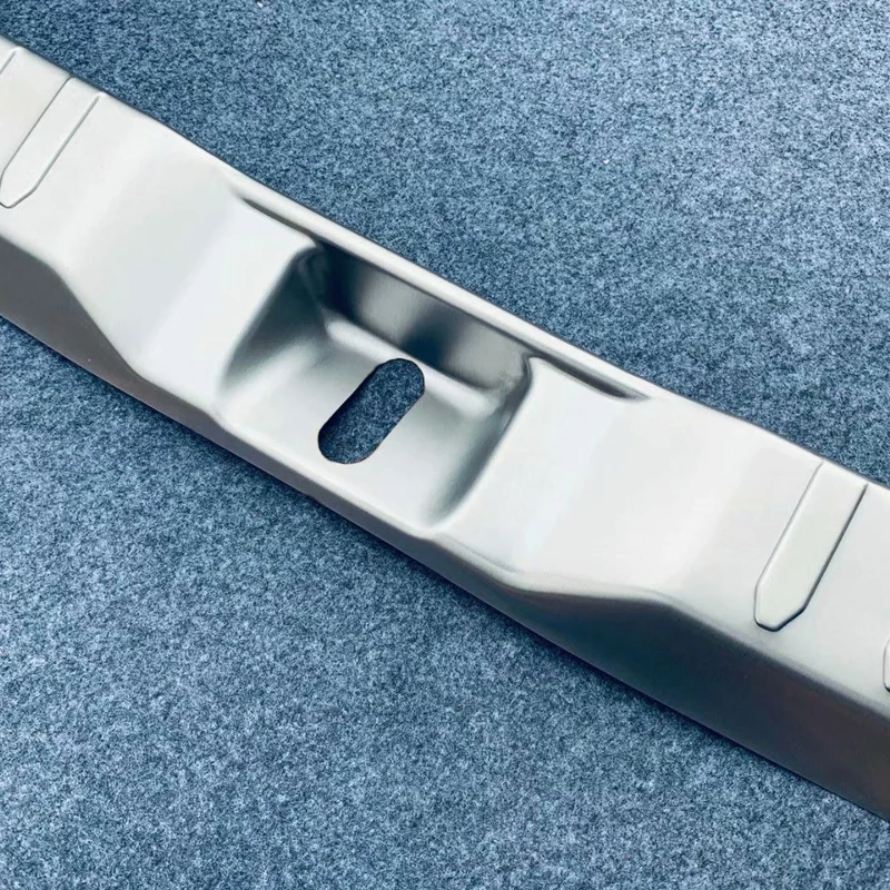 

Fit for Toyota RAV4 XA50 2019 2020 Car Styling Inner Rear Bumper Protector Sill Plate Guard Trim 1pcs Auto Accessory