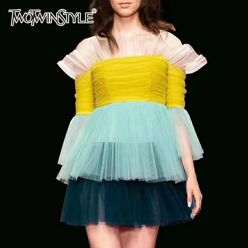 TWOTWINSTYLE сетчатые Платья На Бретельках для женщин с расклешенным рукавом средней