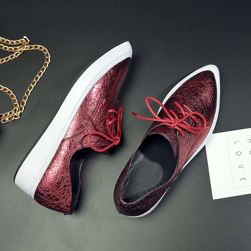 Женские кроссовки из коровьей кожи на шнуровке с острым носком платформе