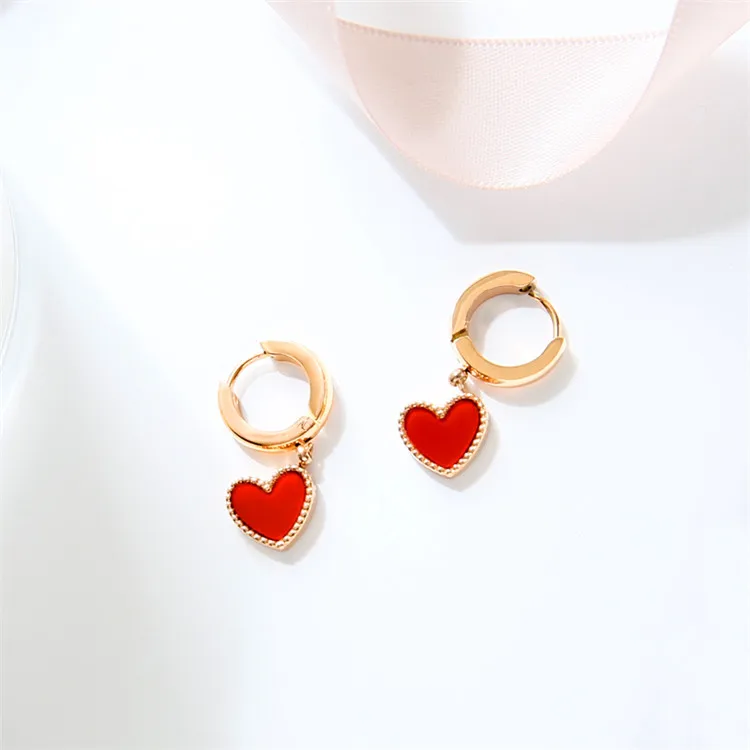 rose gold YUN RUO Новое поступление модные милые серьги-гвоздики с красным сердцем розового золотистого цвета женский подарок на день рождения ювелирные изделия из титановой стали никогда не выцветают - Окраска металла: rose gold