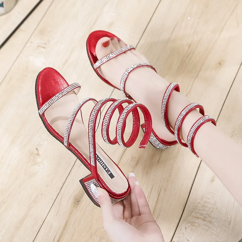 Летние женские босоножки коллекция 2019 года модные пикантные вечерние туфли со