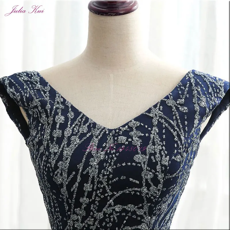 Бальное платье с V-образным вырезом и блестками в пол | Свадьбы торжества