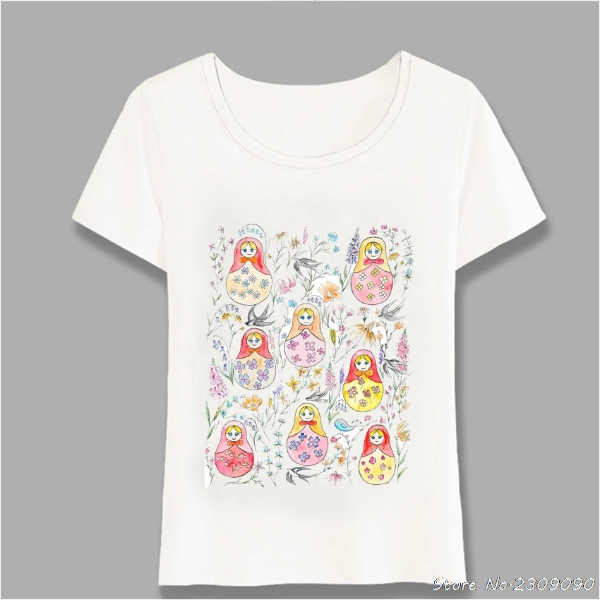 Русские куклы и цветок в народном стиле живописи белая футболка женская летняя