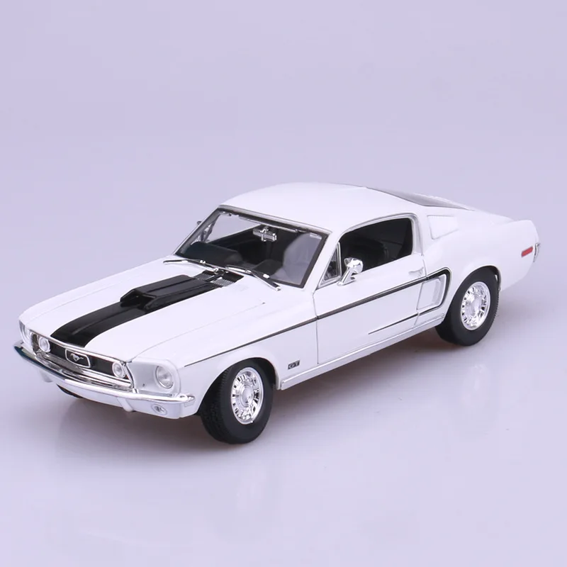 1968mustang white Коллекционные модели автомобилей из сплава Stactic Scale, литые под давлением mkd3, детские игрушки, 1:18, автомобильный автомобиль 1967 Ford Mustang GT, спортивный автомобиль для мышц - Цвет: 1968mustang white