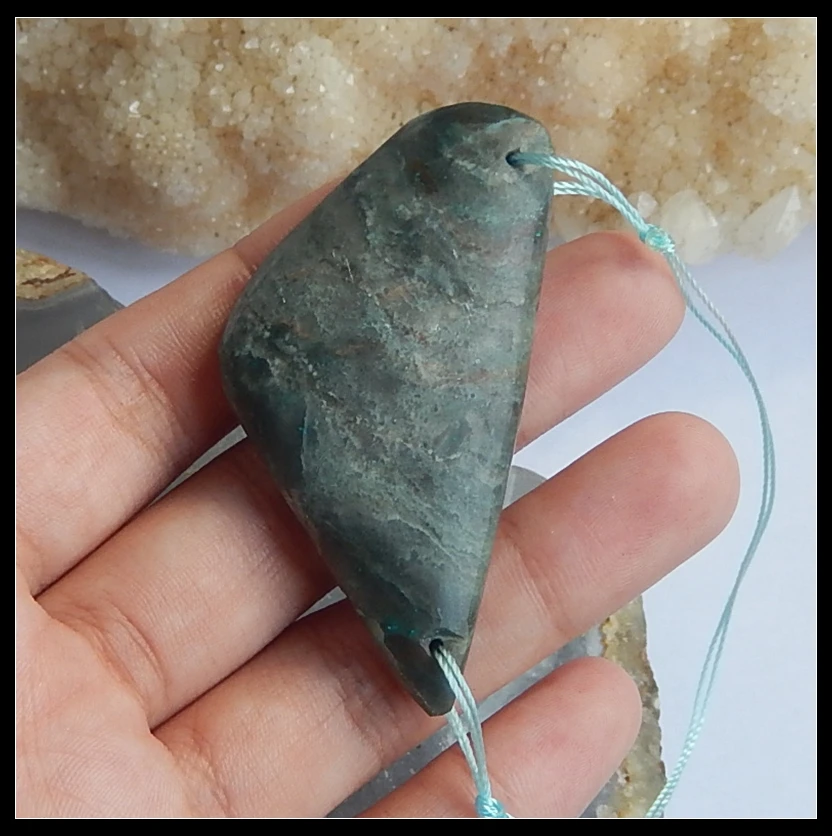 Натуральный камень Drusy Chrysocolla двойное отверстие с отверстием в передней части ожерелье кулон 58x29x9 мм 19,2 г модный ювелирный кулон