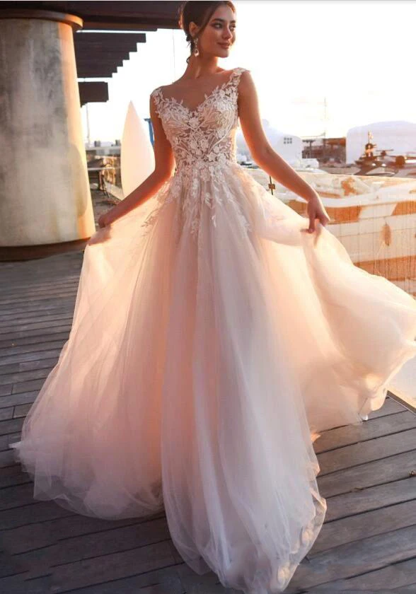 Дешевое летнее женское платье с открытой спиной и пуговицами V-образным вырезом