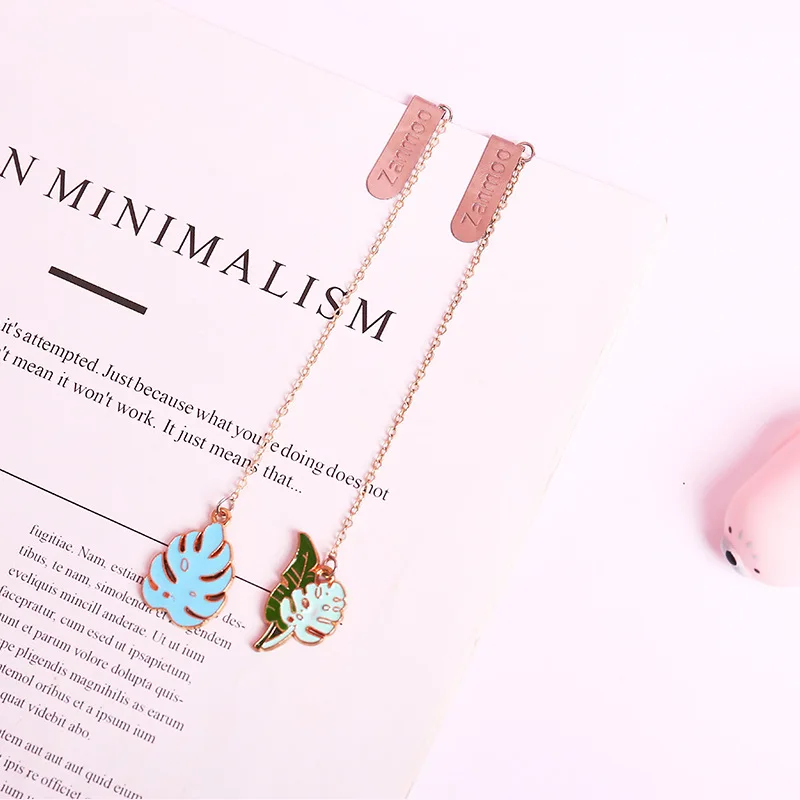 

4 Pcs/Set Creative Cactus Leaves Plant Metal Pendant Bookmark Book Holder Message Card Gift Stationery