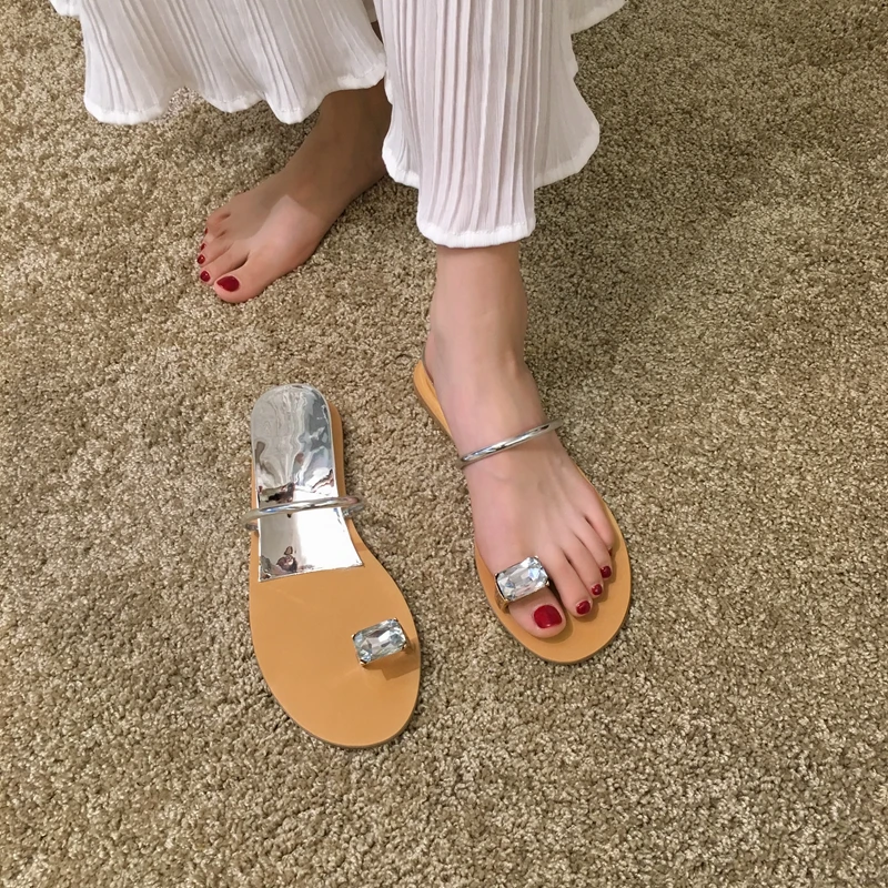 Женская обувь Шлепанцы Новинка лета 2019 года Пляжная на танкетке Сандалии с