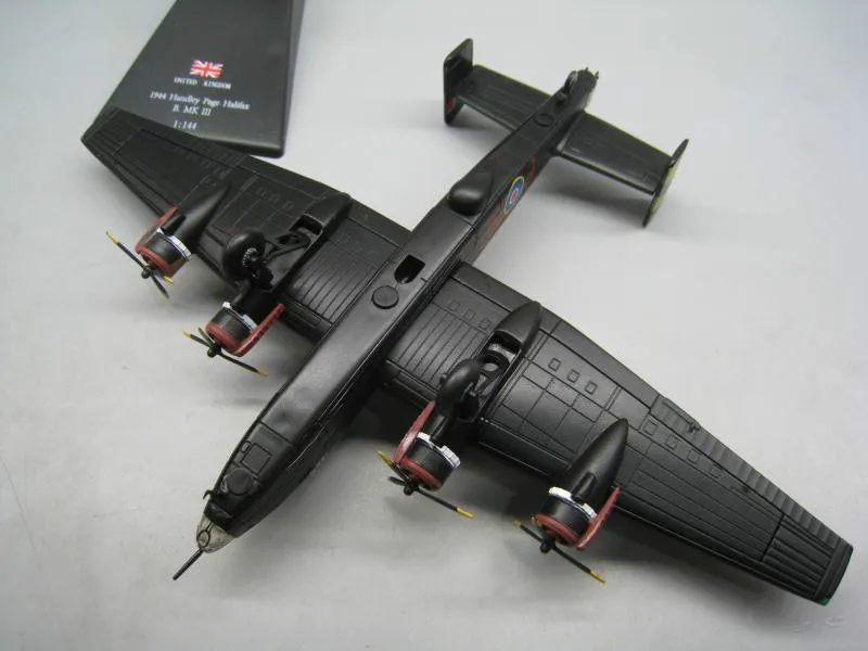 AMER 1/144 масштаб королевская воздушная сила 1944 Handley Page Halifax тяжелый бомбер литой металлический самолет модель игрушка для коллекции, подарок, дети