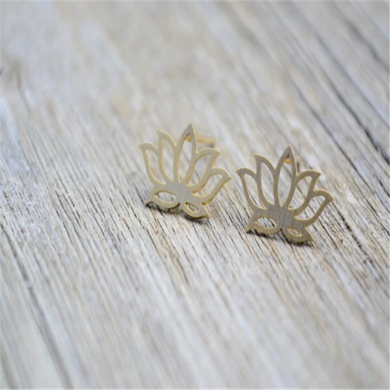 Серьги в форме лотоса европейском и американском стиле новые простые милые